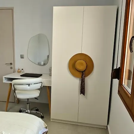 Дом отдыха Barefoot Nest Неа-Скиони
